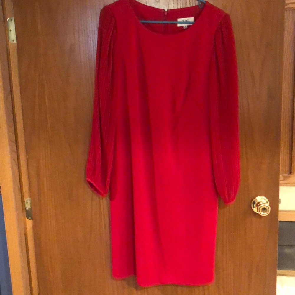 Long sleeve crinkle sleeve dress